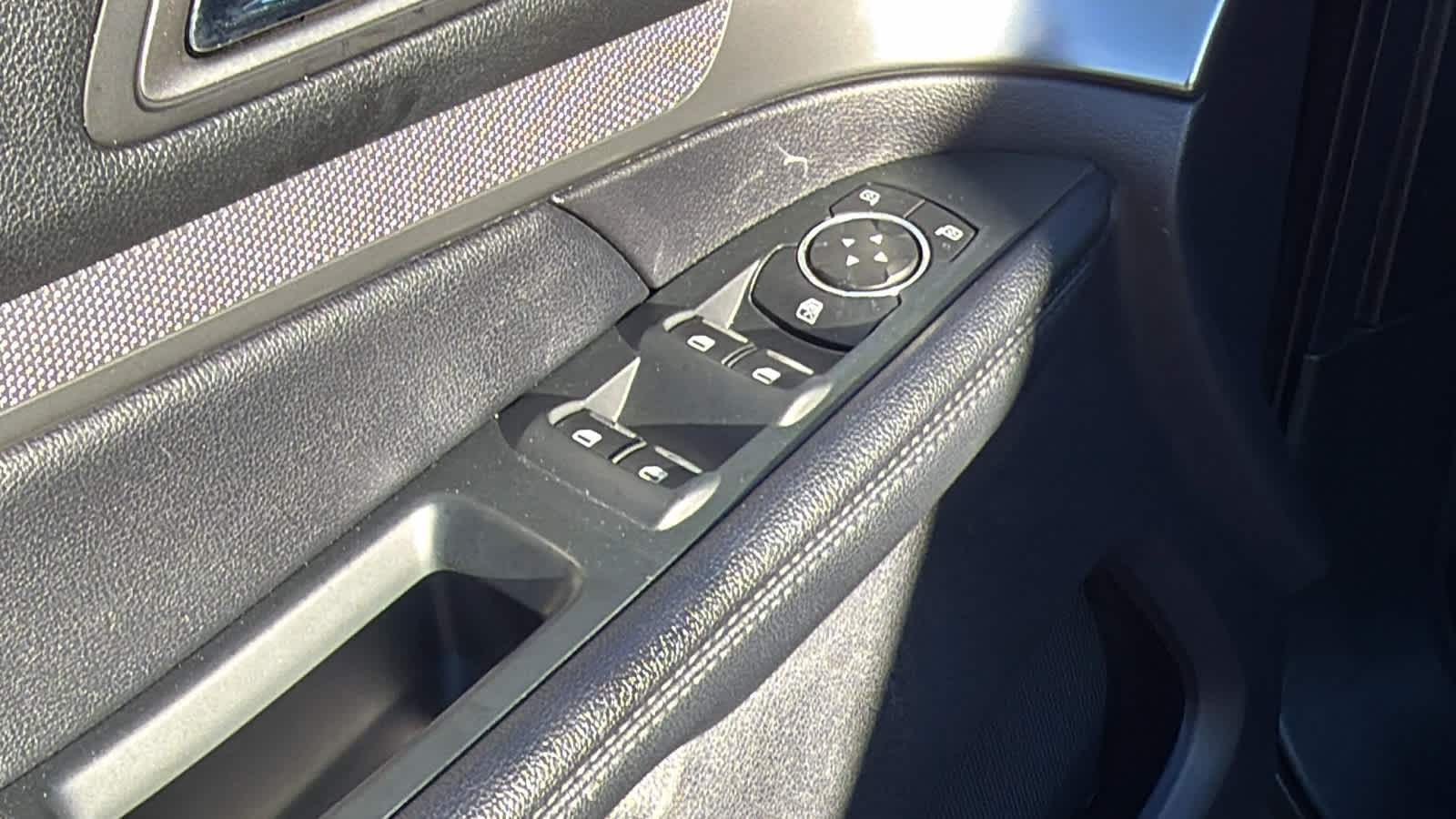 Used 2019 Ford Explorer XLT w/ Equipment Group 202A FWD image 22