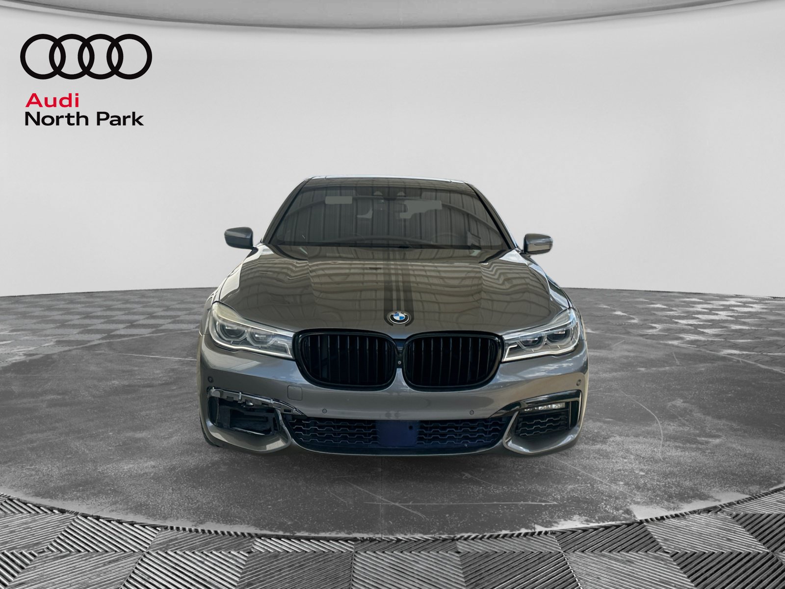 Used 2016 BMW 750i RWD image 8