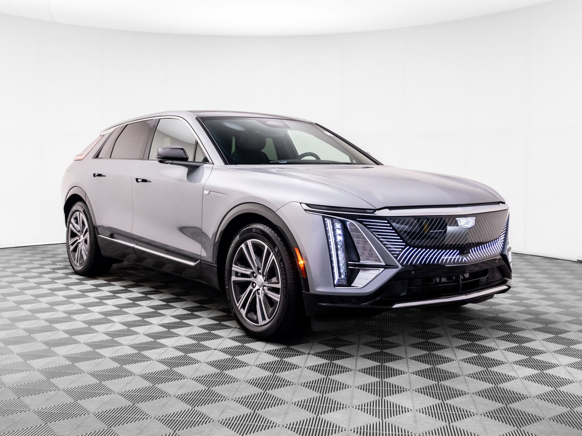 Certified 2024 Cadillac Lyriq Luxury w/ LPO, Floor Liner Package AWD/4WD image 8