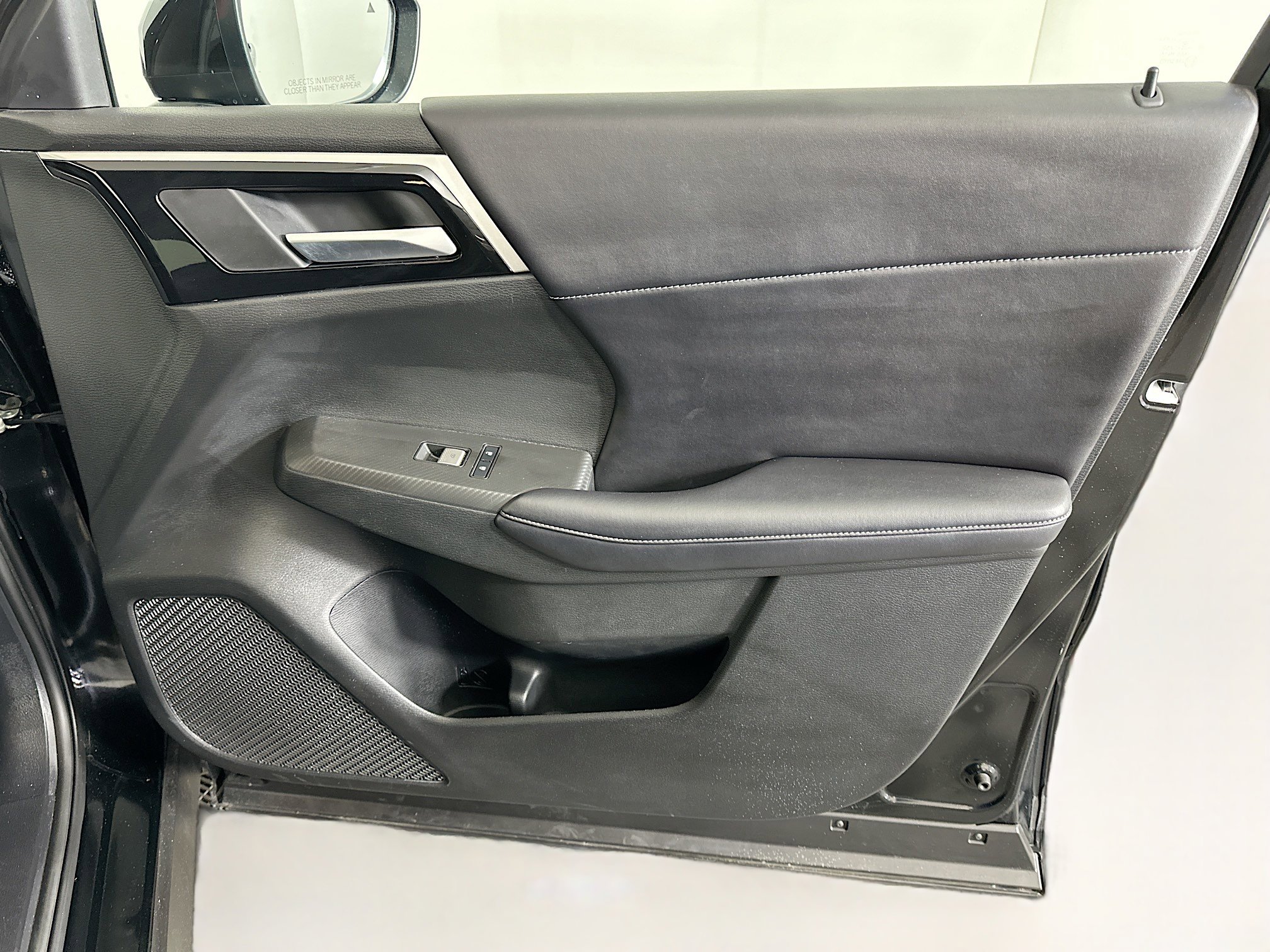 Used 2024 Mitsubishi Outlander SE Black Edition image 35