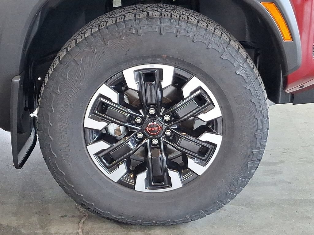 Used 2024 Nissan Frontier PRO-4X w/ Technology Package AWD/4WD image 11