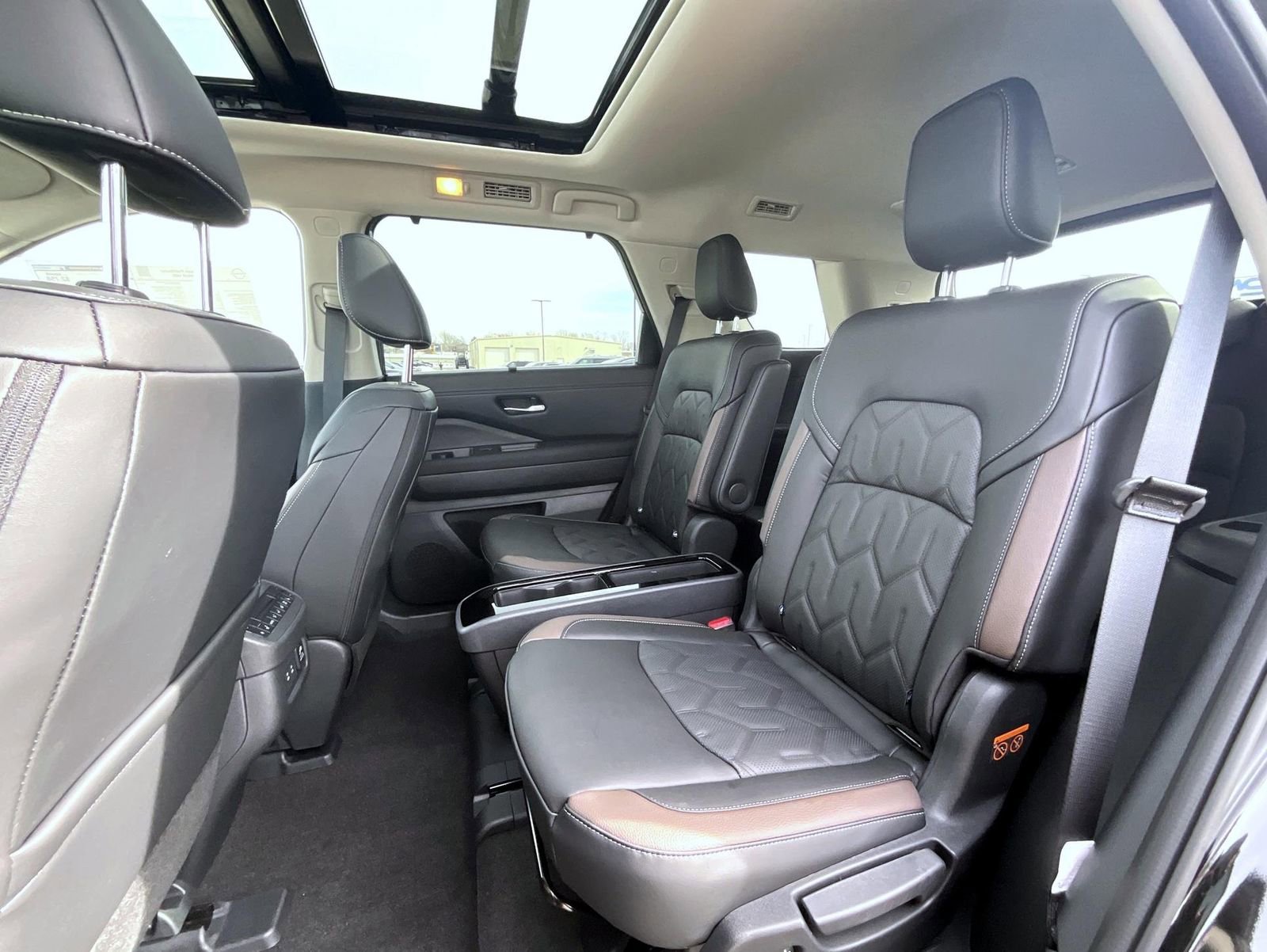 New 2026 Nissan Pathfinder Platinum AWD/4WD image 13