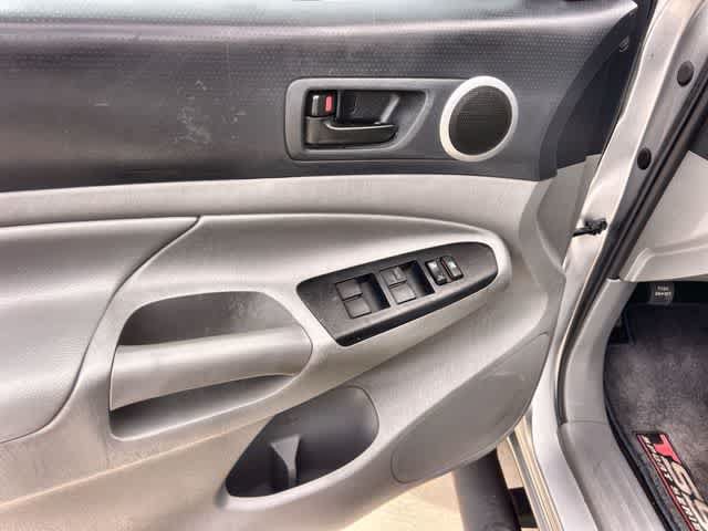 Used 2015 Toyota Tacoma PreRunner w/ SR5 Package RWD image 29