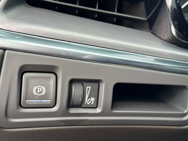 New 2026 Cadillac XT5 Luxury w/ LPO, Floor Liner Package AWD/4WD image 29