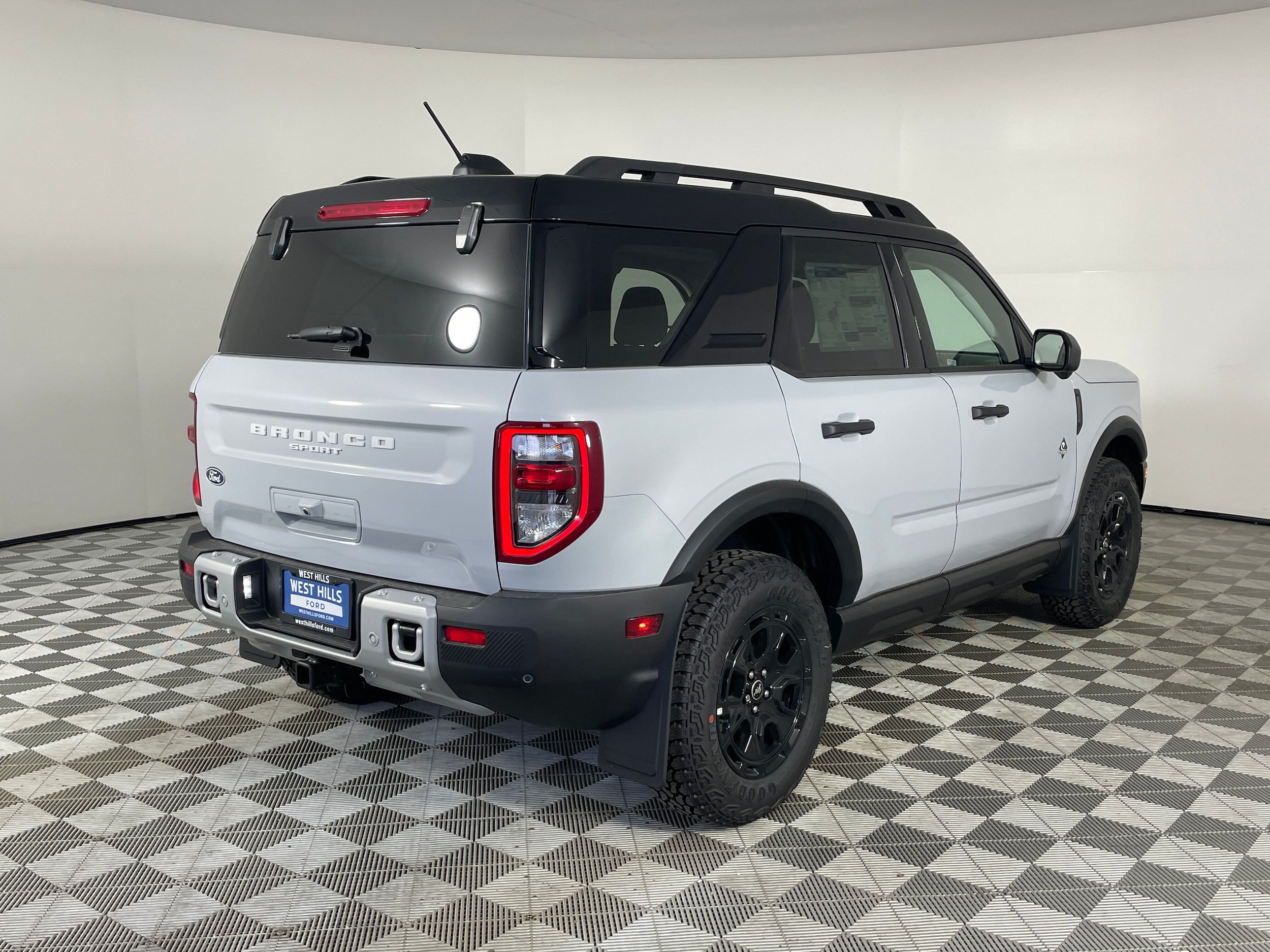 New 2026 Ford Bronco Sport Outer Banks w/ Sasquatch Outer Banks Package AWD/4WD image 9