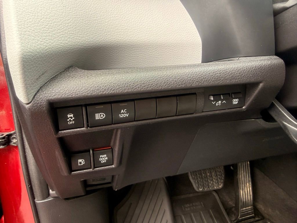 Used 2025 Toyota Sienna XLE w/ XLE Plus Package AWD/4WD image 13