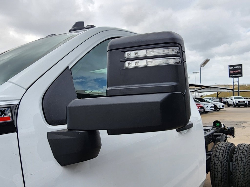 New 2026 GMC Sierra 3500 Pro w/ Convenience Package image 16