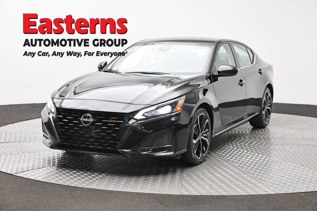 Used 2024 Nissan Altima 2.5 SR FWD image 1