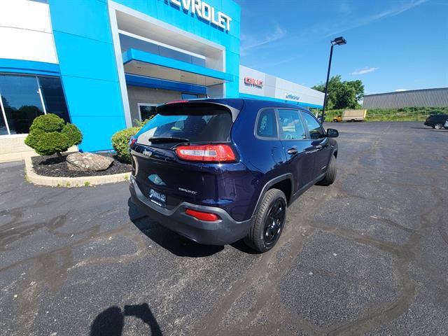 Used 2016 Jeep Cherokee Sport FWD image 5