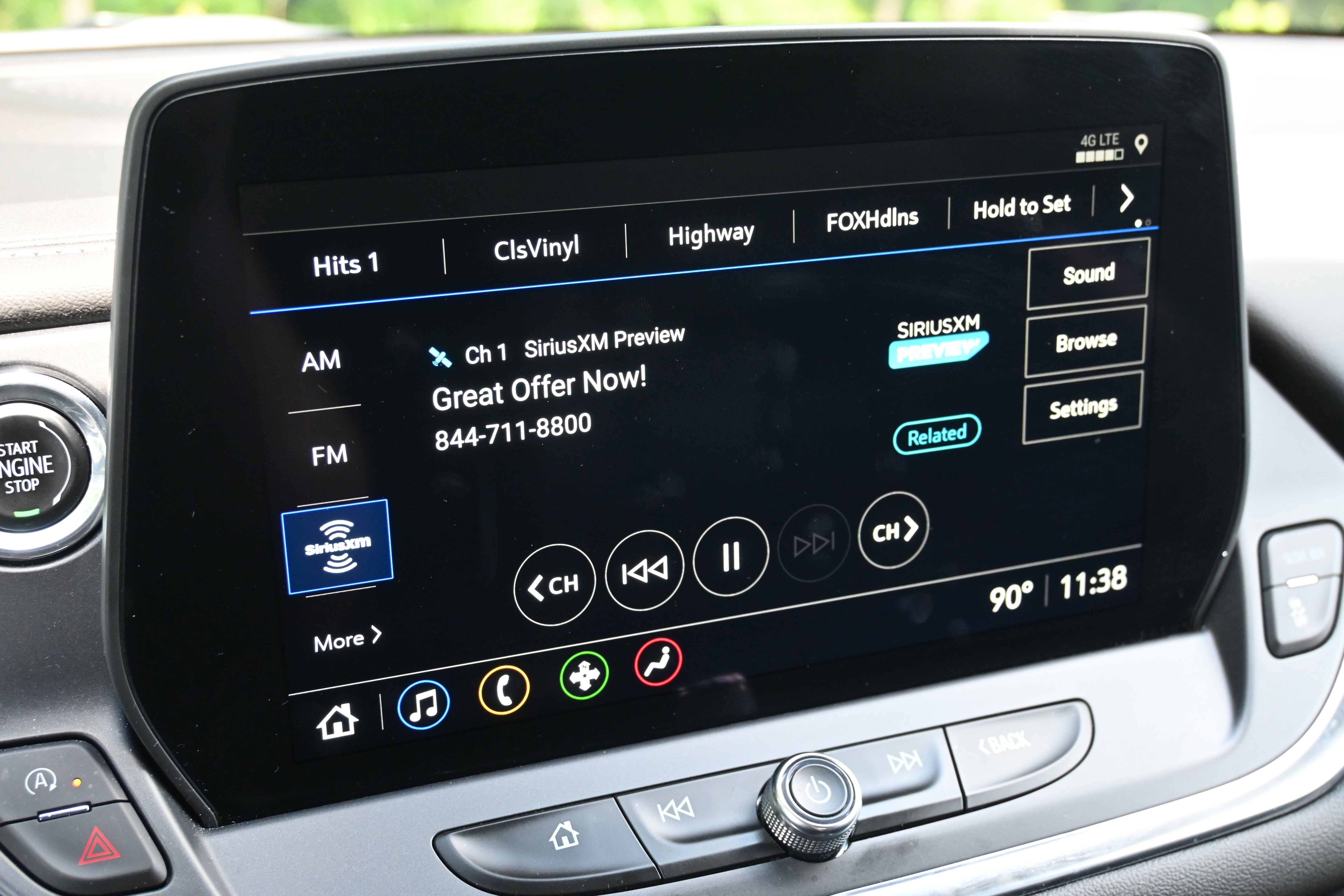 Used 2024 Chevrolet Blazer LT w/ Midnight/Sport Edition FWD image 28
