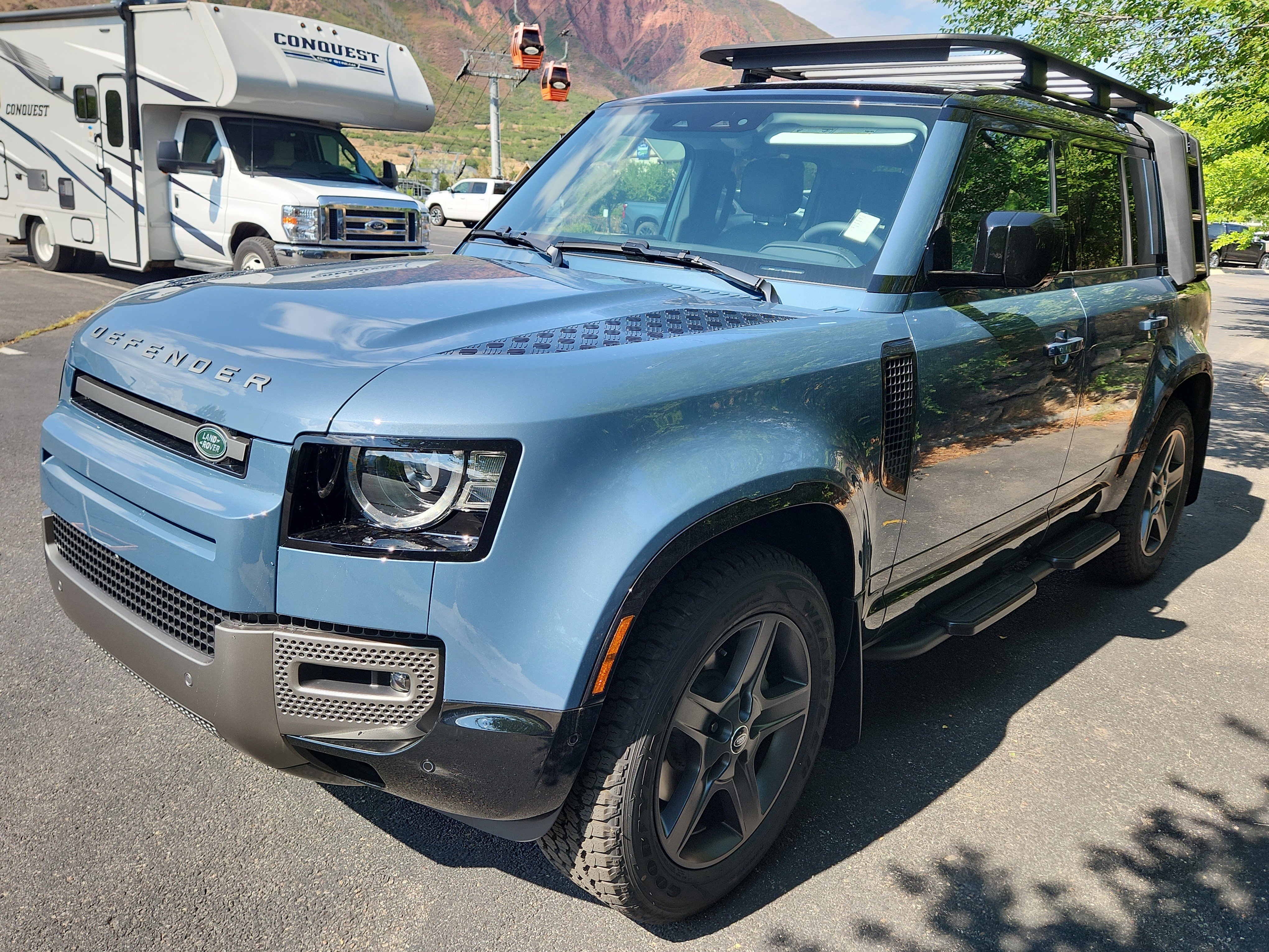 New 2025 Land Rover Defender 110 X-Dynamic SE image 5