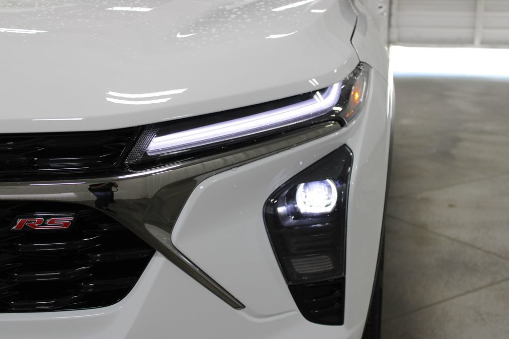 New 2026 Chevrolet Trax RS w/ Sunroof Package FWD image 13