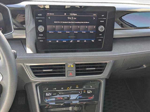 New 2025 Volkswagen Taos SE image 12