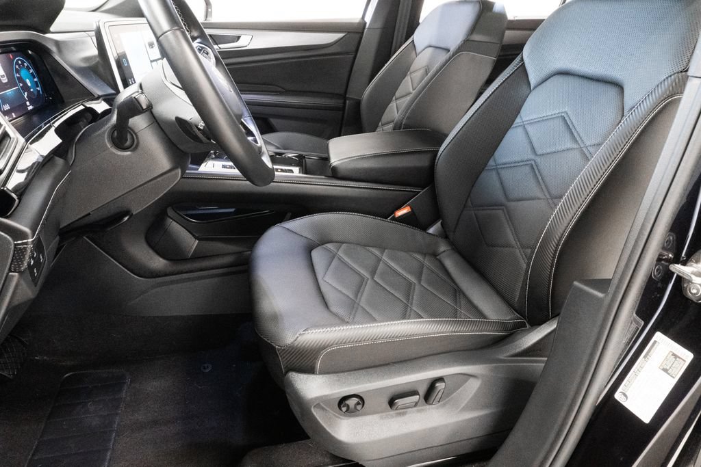 Used 2024 Volkswagen Atlas Cross Sport SE w/ Panoramic Sunroof Package AWD/4WD image 8