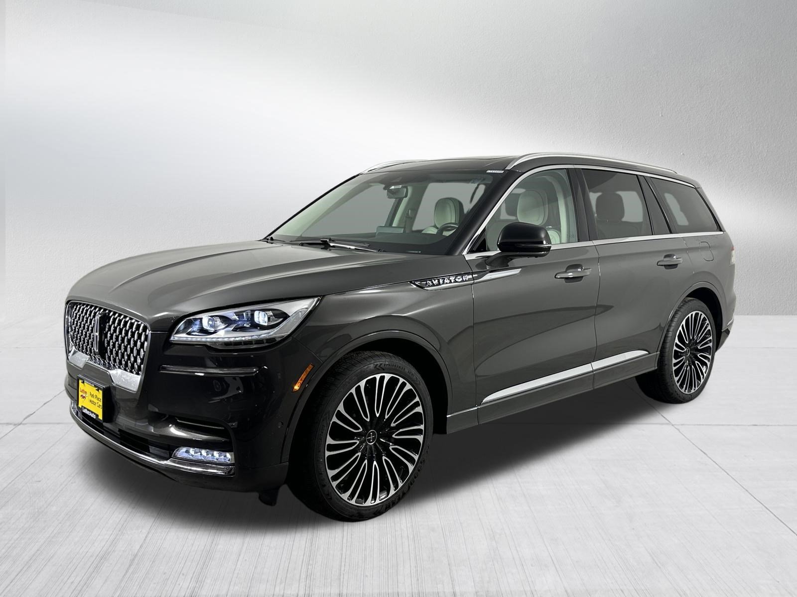 Used 2024 Lincoln Aviator Black Label w/ Dynamic Handling Package image 3