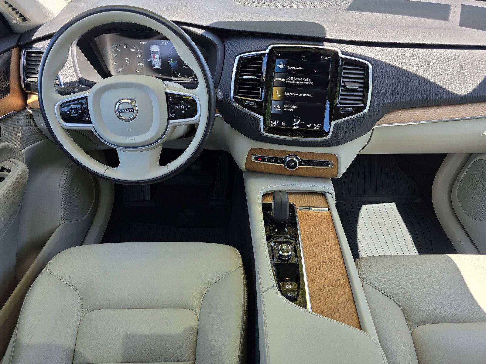 Used 2022 Volvo XC90 T8 Inscription Expression w/ Advanced Package AWD/4WD image 4