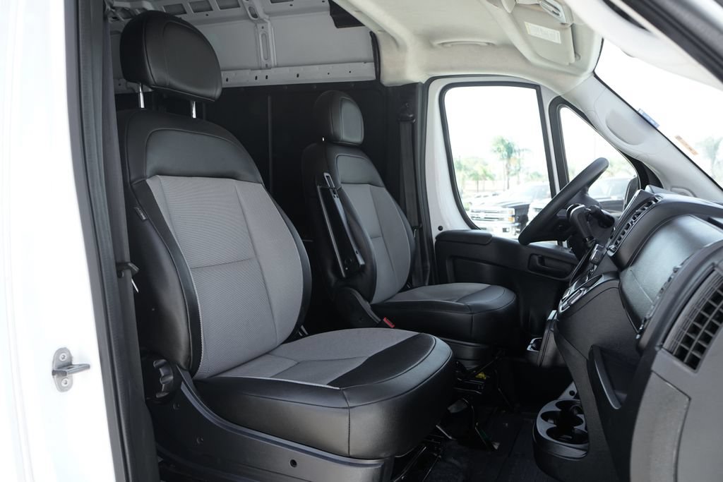 Used 2025 RAM ProMaster 2500 w/ Convenience Group FWD image 34