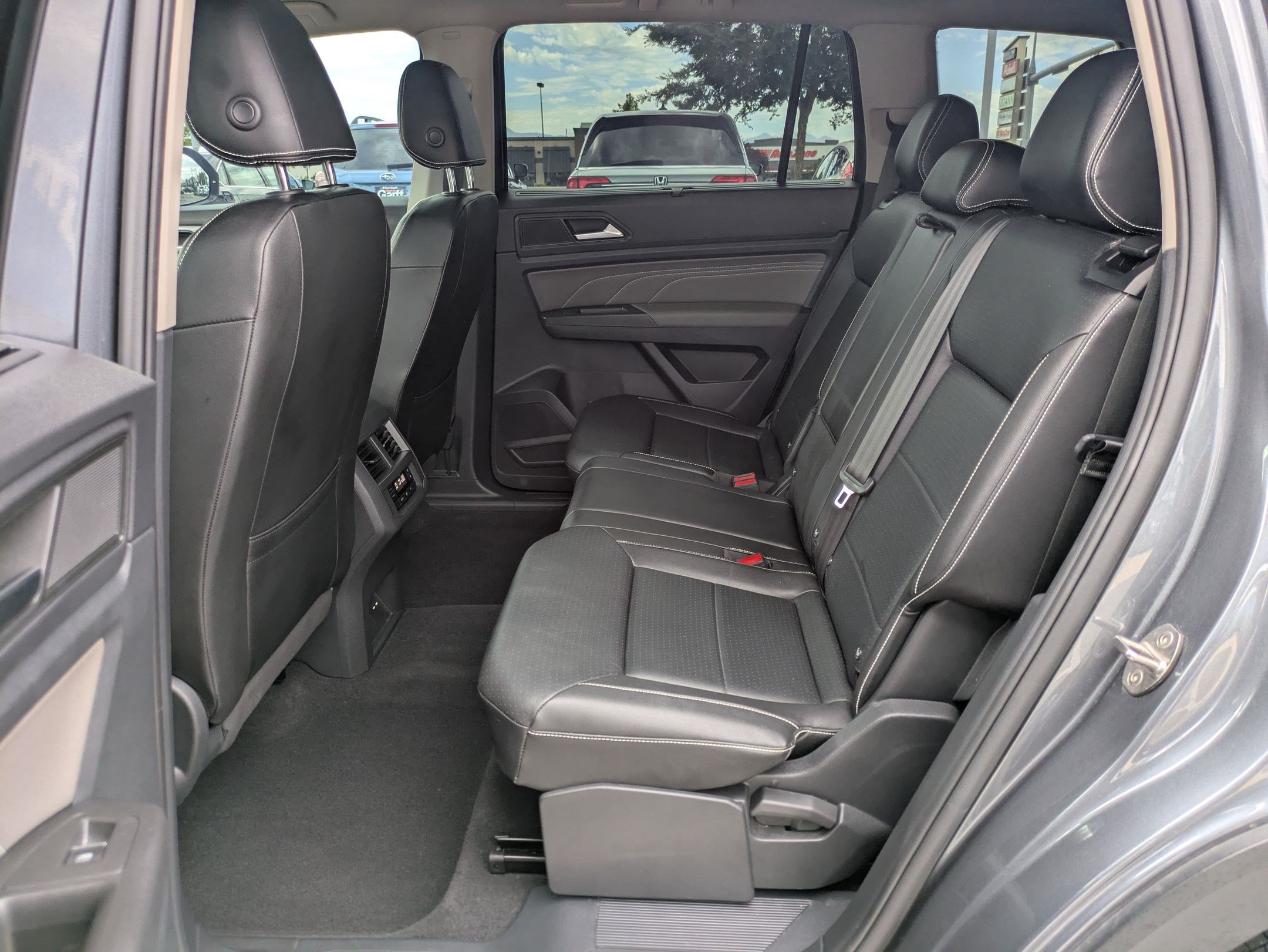 Certified 2023 Volkswagen Atlas SEL R-Line AWD/4WD image 31