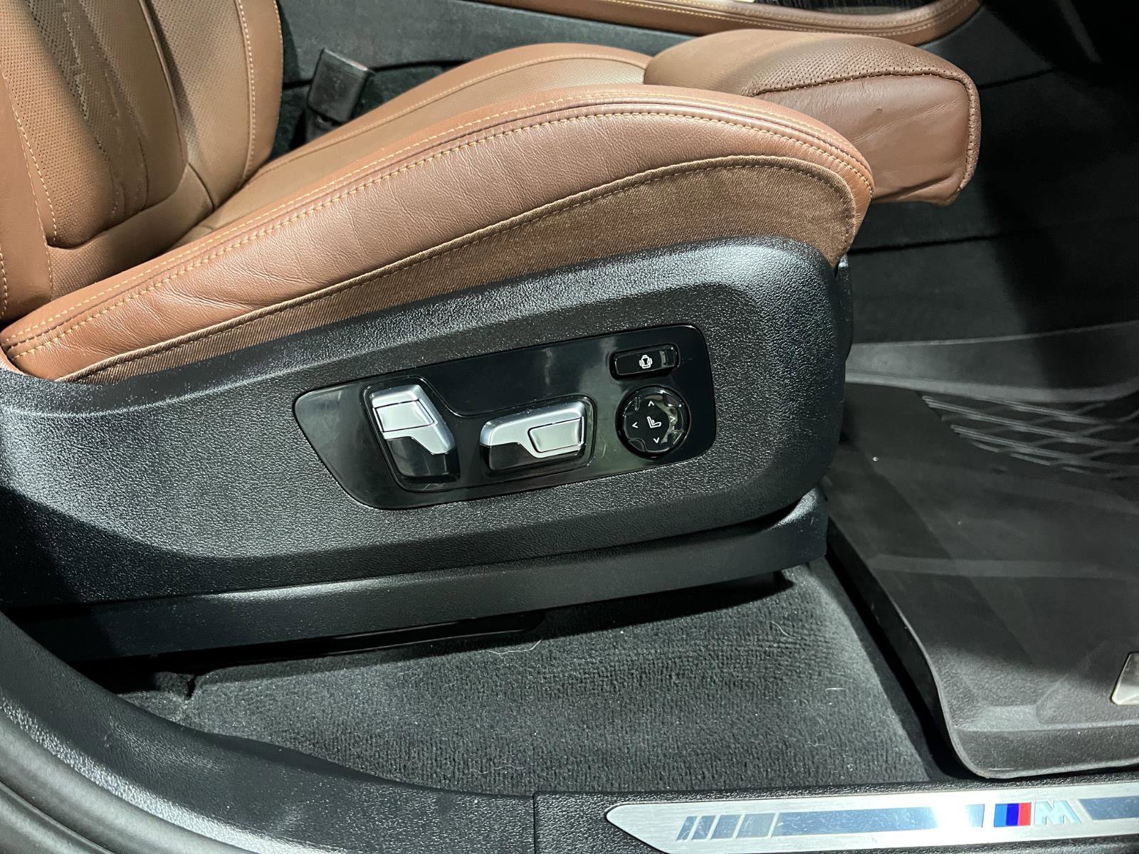 Used 2021 BMW X7 xDrive40i w/ M Sport Package image 54