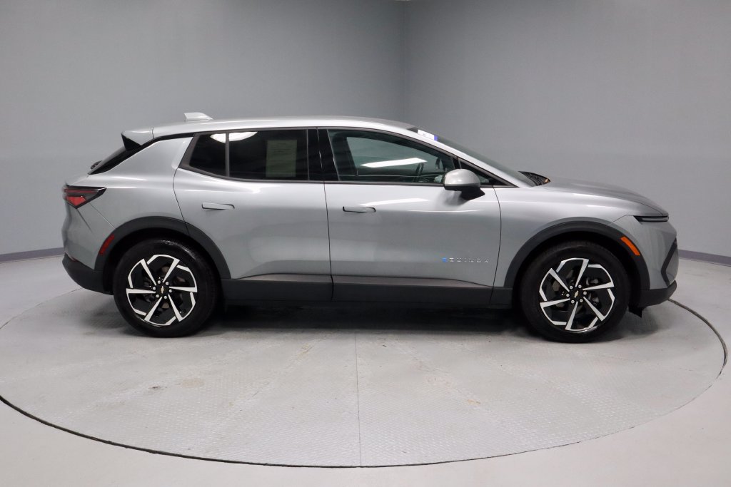 Used 2025 Chevrolet Equinox EV LT w/ Comfort Package FWD image 12