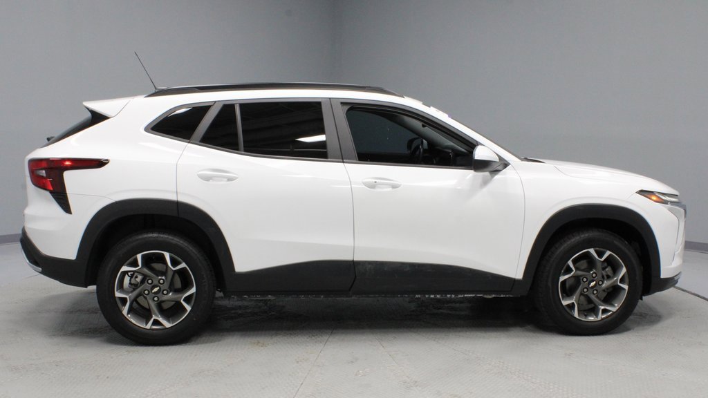 Used 2024 Chevrolet Trax LT w/ Driver Confidence Package image 11