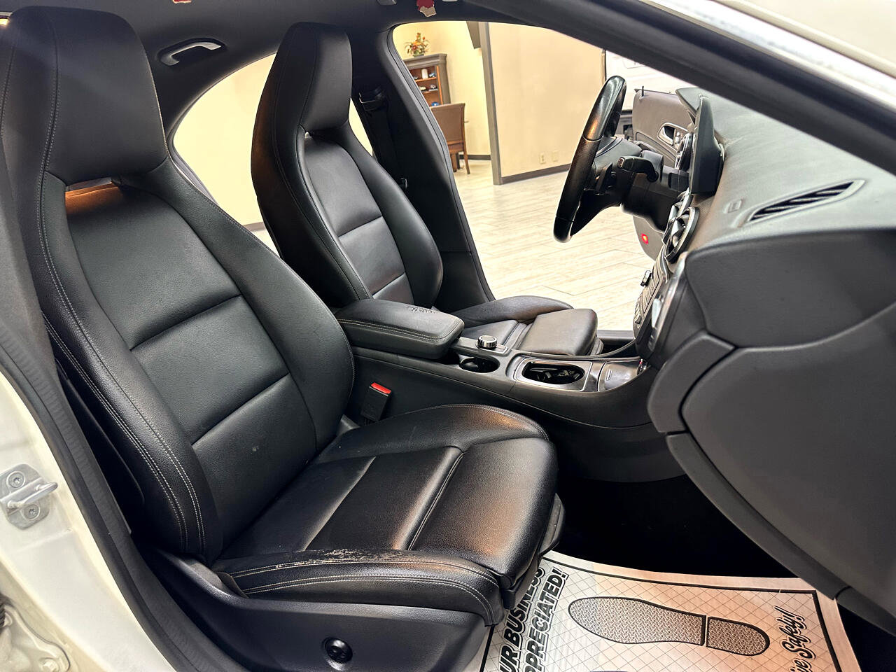 Used 2017 Mercedes-Benz CLA 250 4MATIC image 36