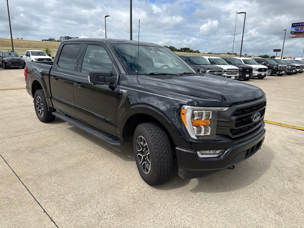Used 2022 Ford F150 XLT w/ Equipment Group 302A High AWD/4WD image 18