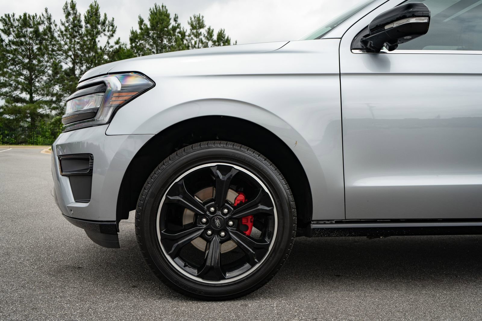 Used 2023 Ford Expedition Limited AWD/4WD image 4