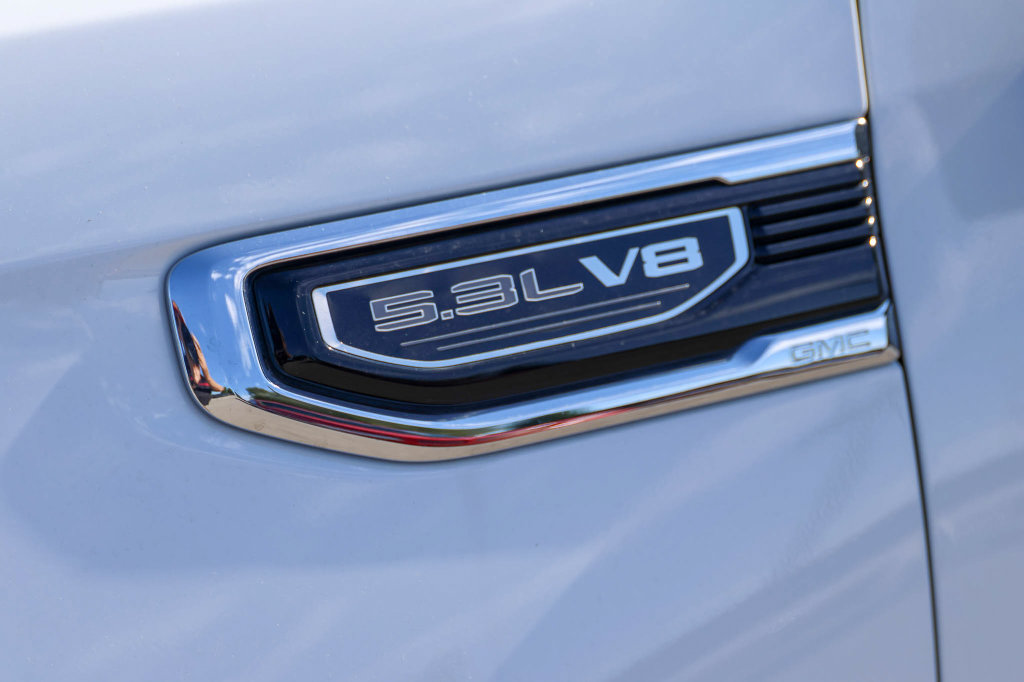 Used 2023 GMC Sierra 1500 SLE w/ X31 Off-Road Package AWD/4WD image 8