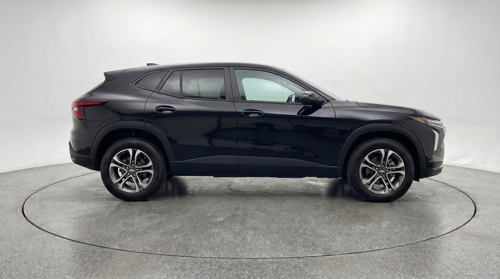 Used 2025 Chevrolet Blazer LT FWD image 11