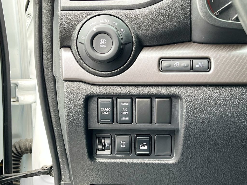 Used 2023 Nissan Titan PRO-4X AWD/4WD image 10