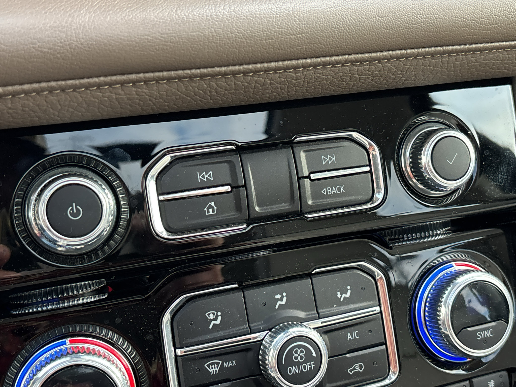 Used 2023 GMC Yukon Denali AWD/4WD image 27