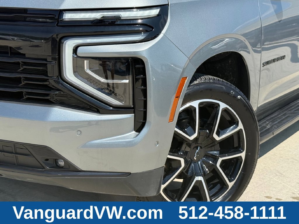 Used 2026 Chevrolet Suburban RST AWD/4WD image 5