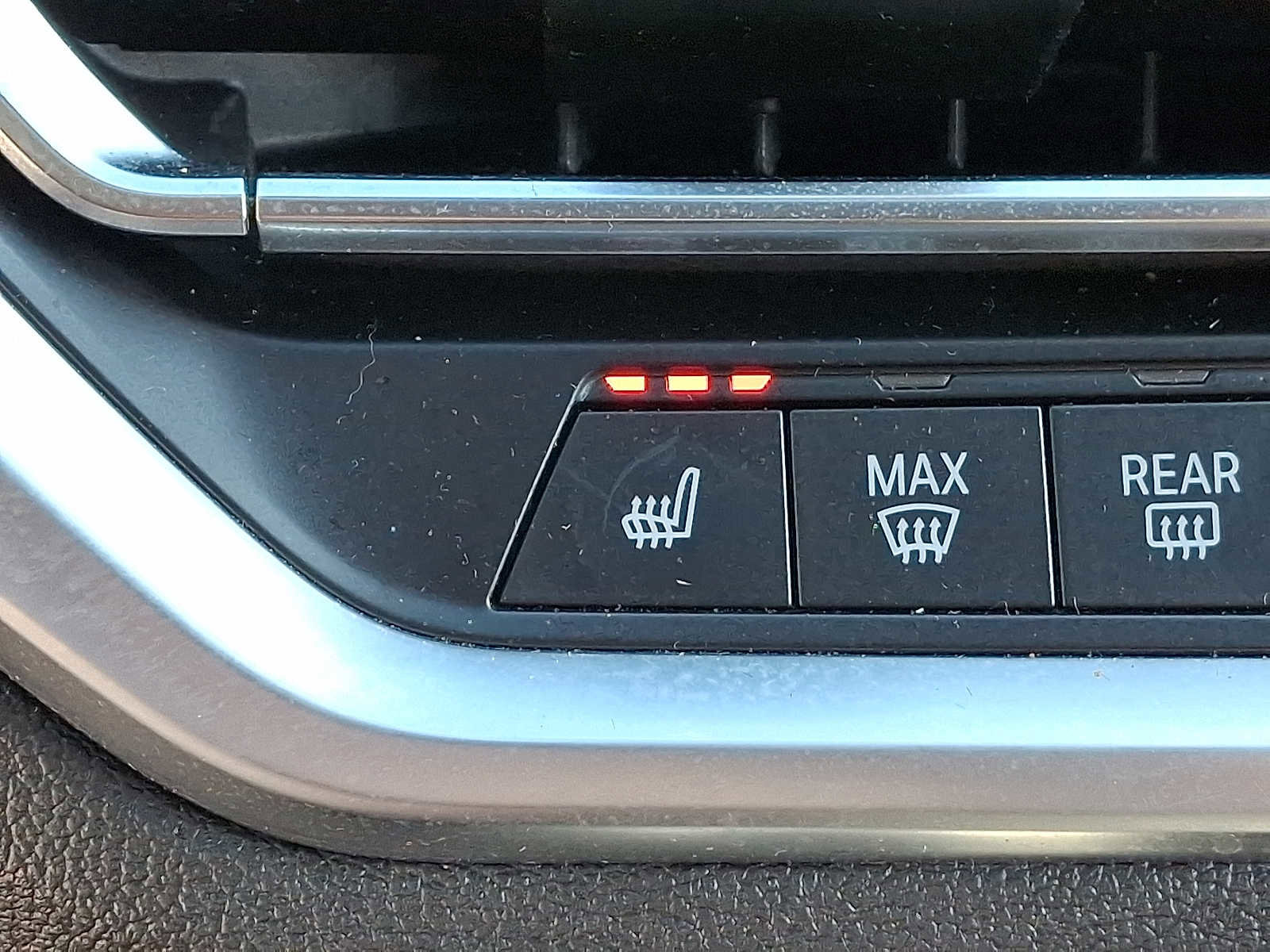 Used 2019 BMW 330i xDrive Sedan w/ Driving Assistance Package image 25