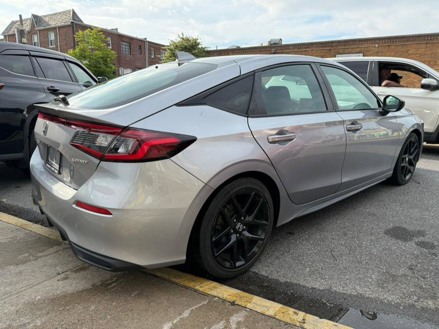 Used 2023 Honda Civic Sport image 4