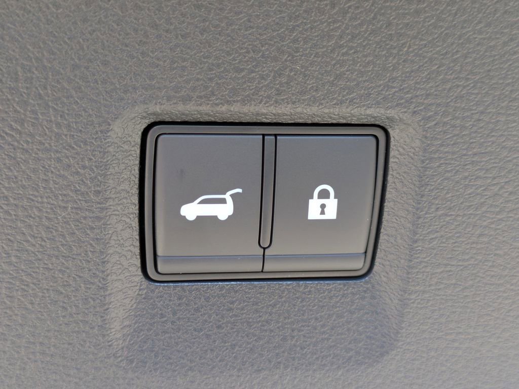 New 2026 INFINITI QX60 Luxe w/ Family Package image 14