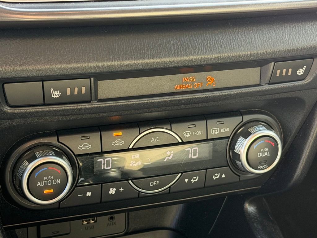 Used 2018 MAZDA MAZDA3 Grand Touring image 19