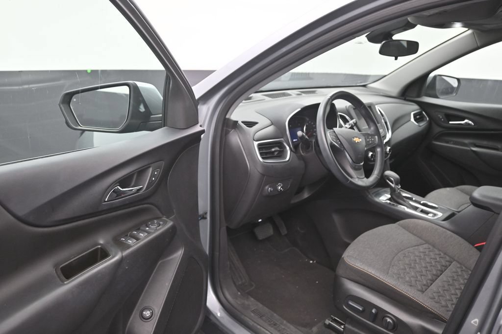 Used 2024 Chevrolet Equinox LT FWD image 11
