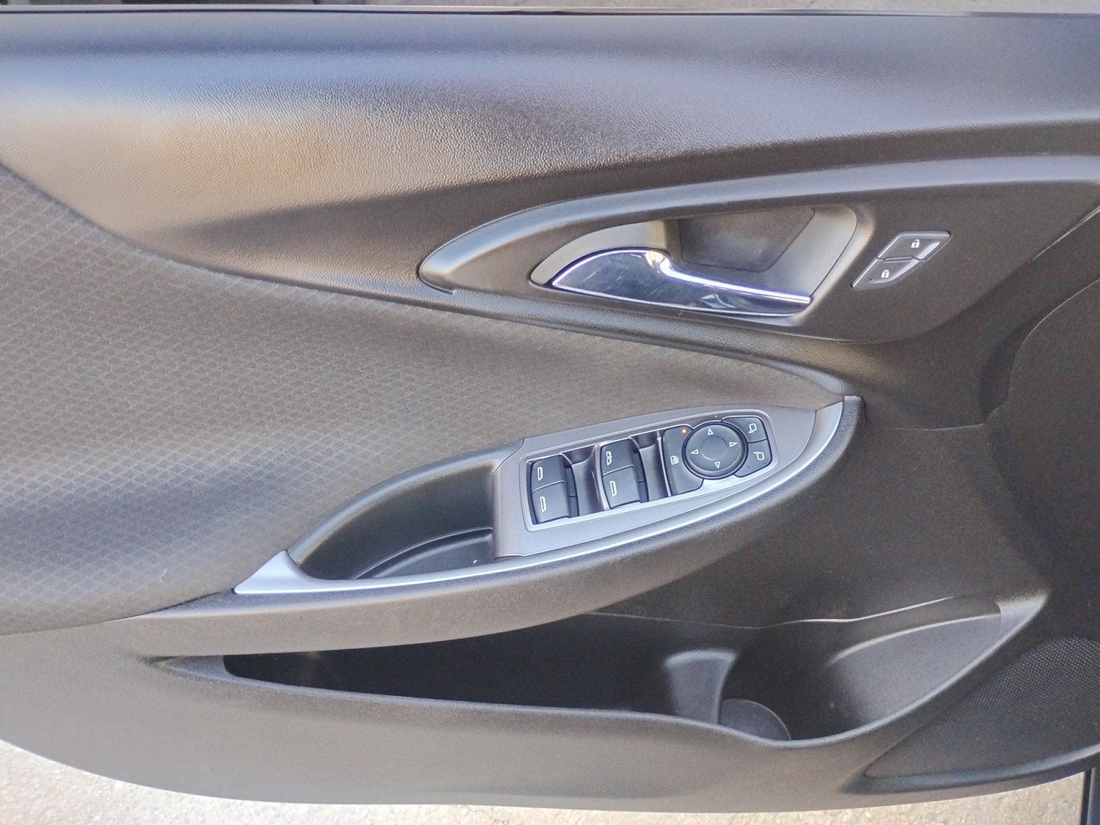 Used 2023 Chevrolet Malibu LT image 13