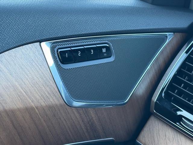New 2025 Volvo XC90 T8 Plus w/ Protection Package Premier image 10