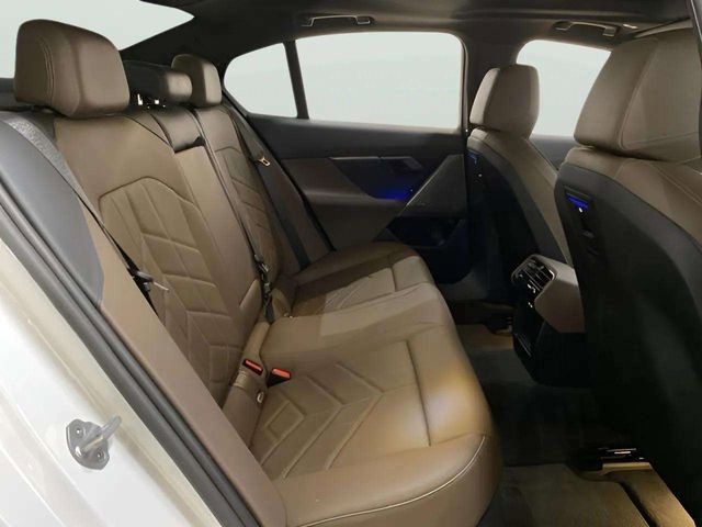 Used 2025 BMW 530i w/ Premium Package RWD image 85