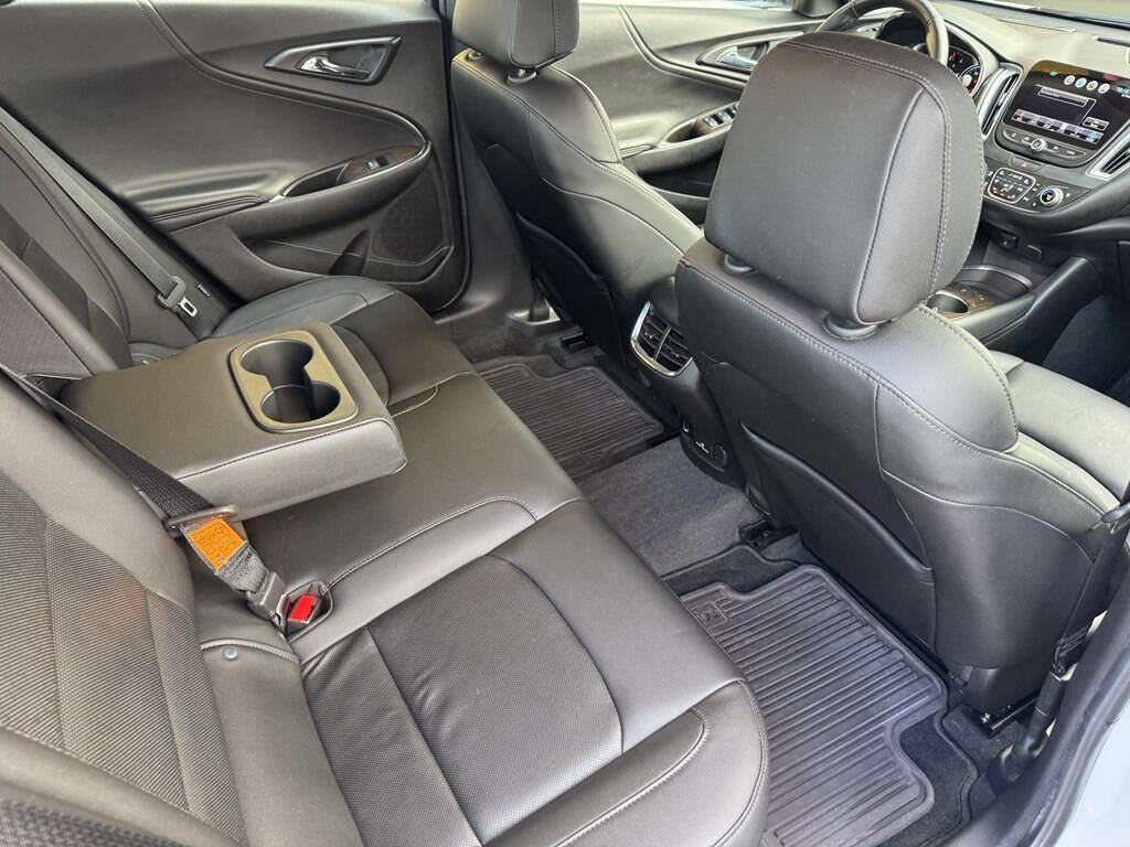 Used 2017 Chevrolet Malibu Premier w/ Driver Confidence Package image 17