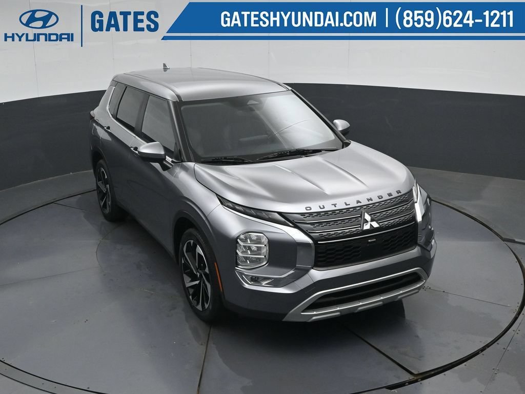 Used 2023 Mitsubishi Outlander SE FWD image 52