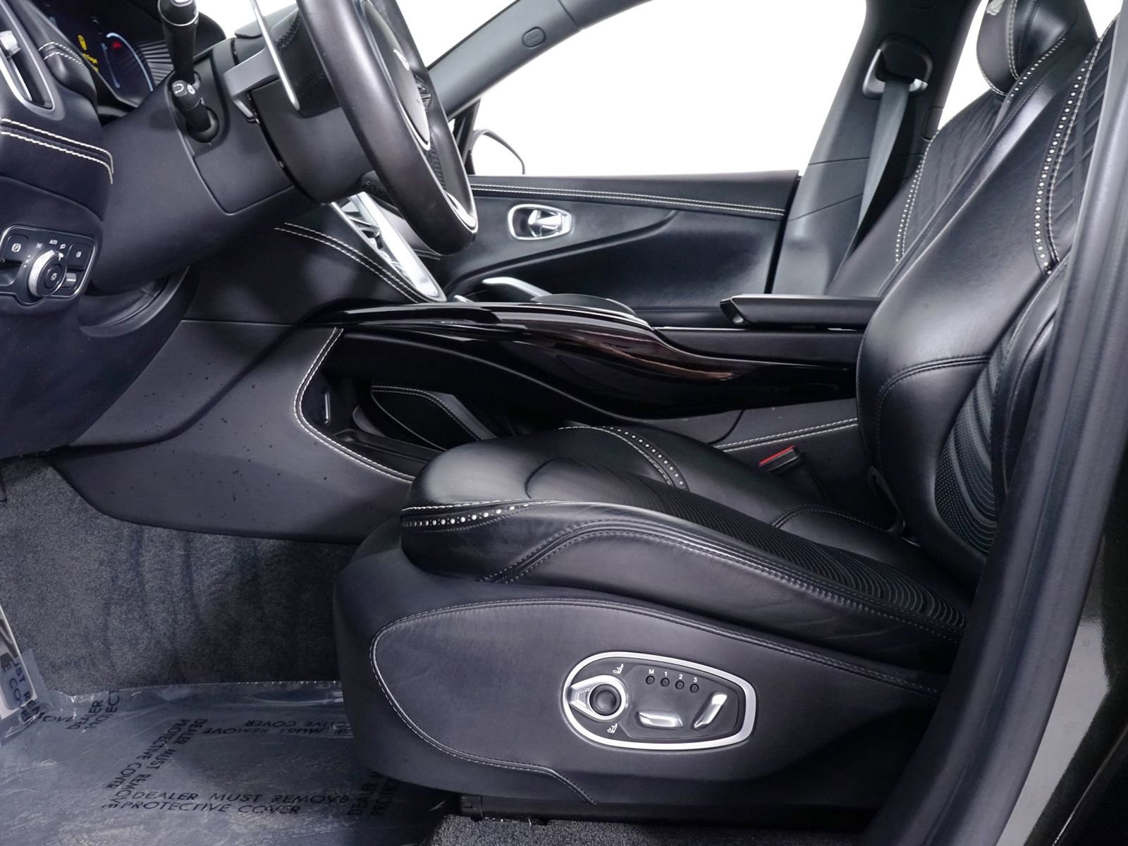 Used 2023 Aston Martin DBX 707 image 4