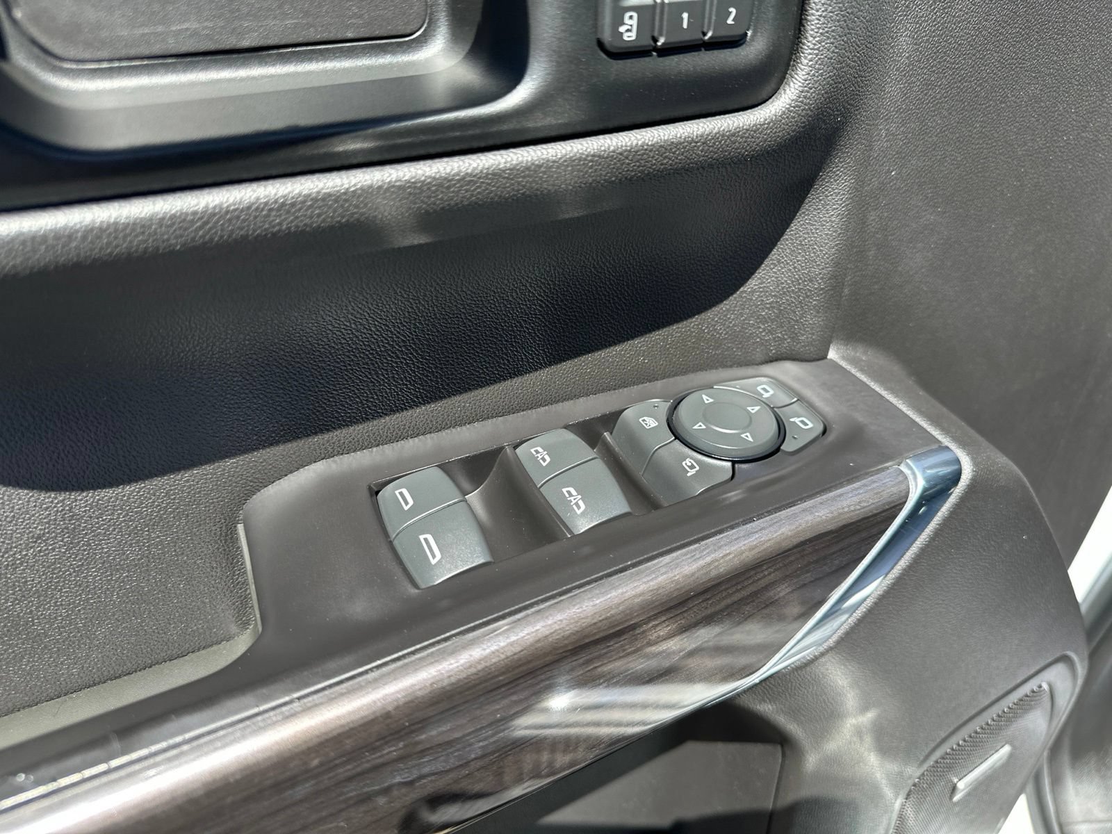 Used 2019 Chevrolet Silverado 1500 LTZ w/ LTZ Premium Package AWD/4WD image 21
