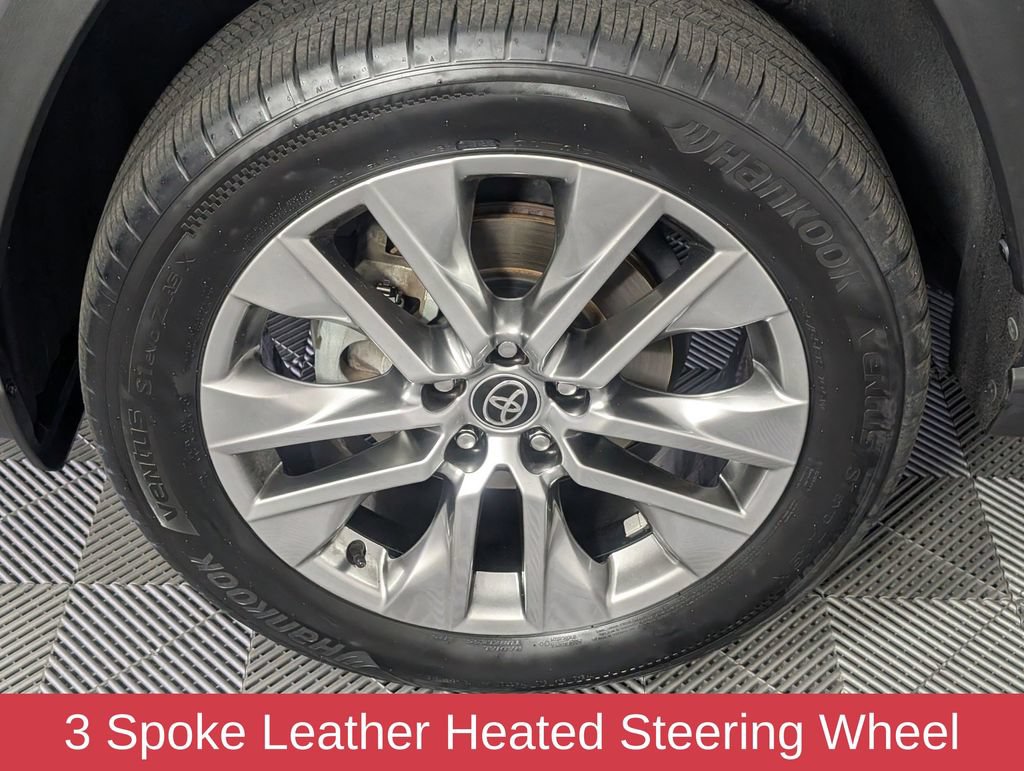 Used 2022 Toyota RAV4 XLE Premium AWD/4WD image 8