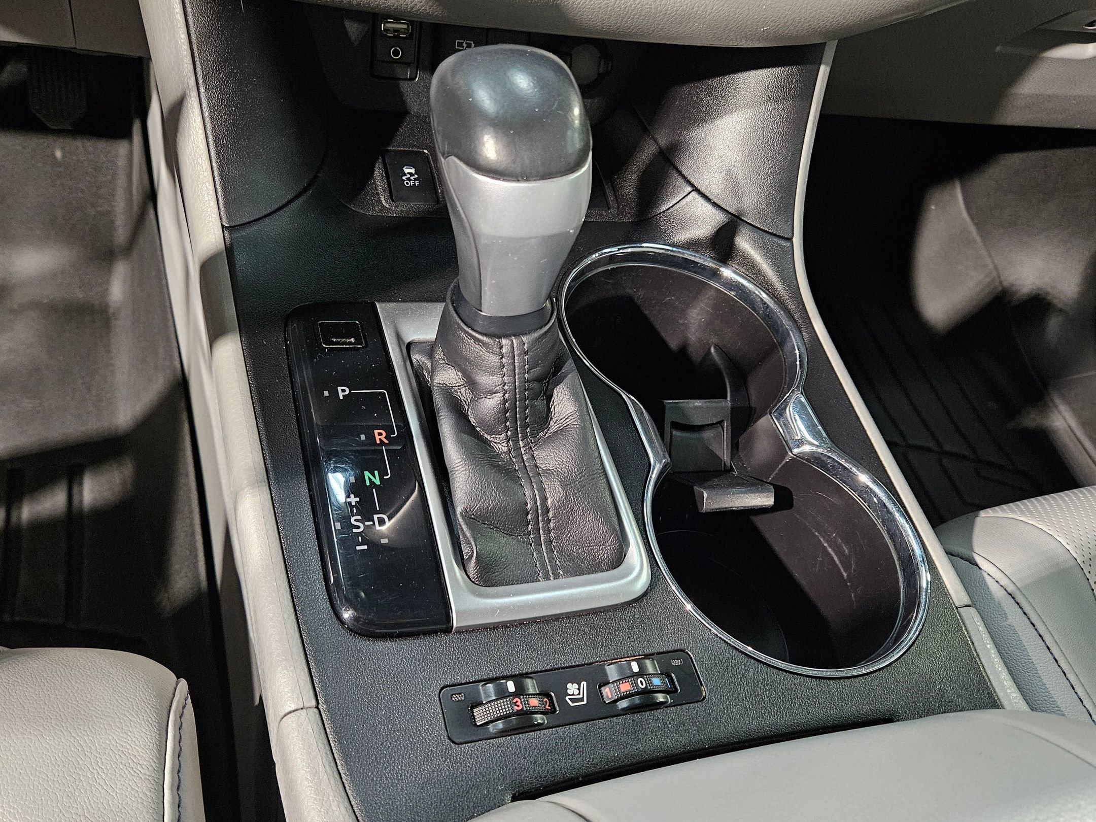 Used 2017 Toyota Highlander Limited Platinum image 34