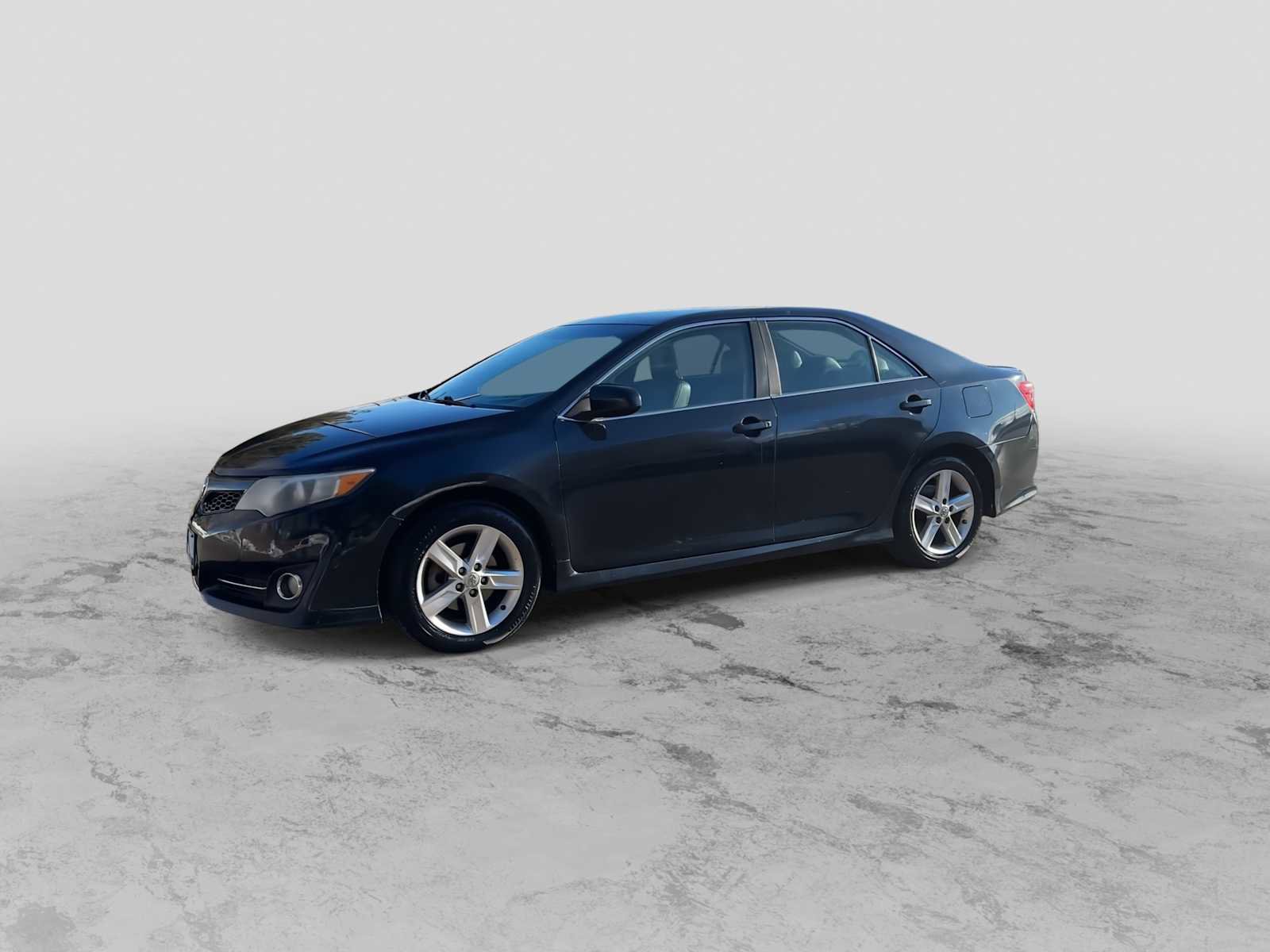 Used 2013 Toyota Camry SE image 4