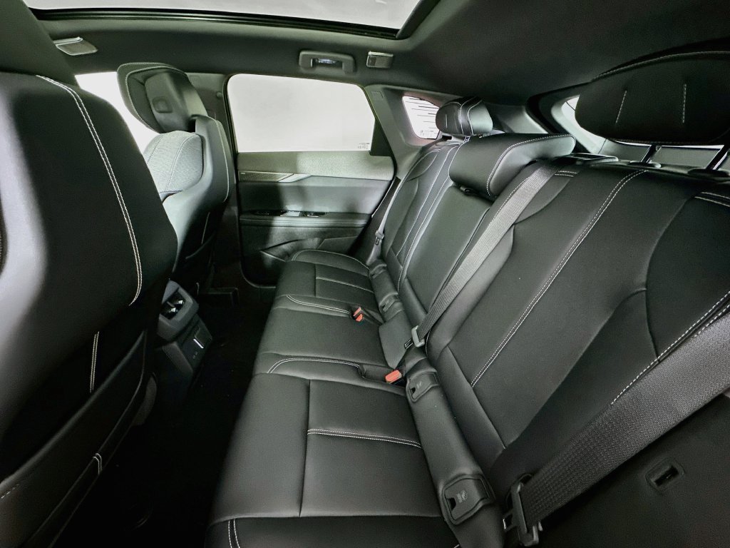 New 2027 Cadillac Optiq Sport w/ LPO, Floor Liner Package AWD/4WD image 31