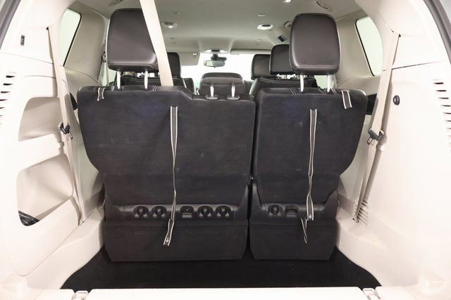 Used 2023 Chrysler Pacifica Touring-L image 25